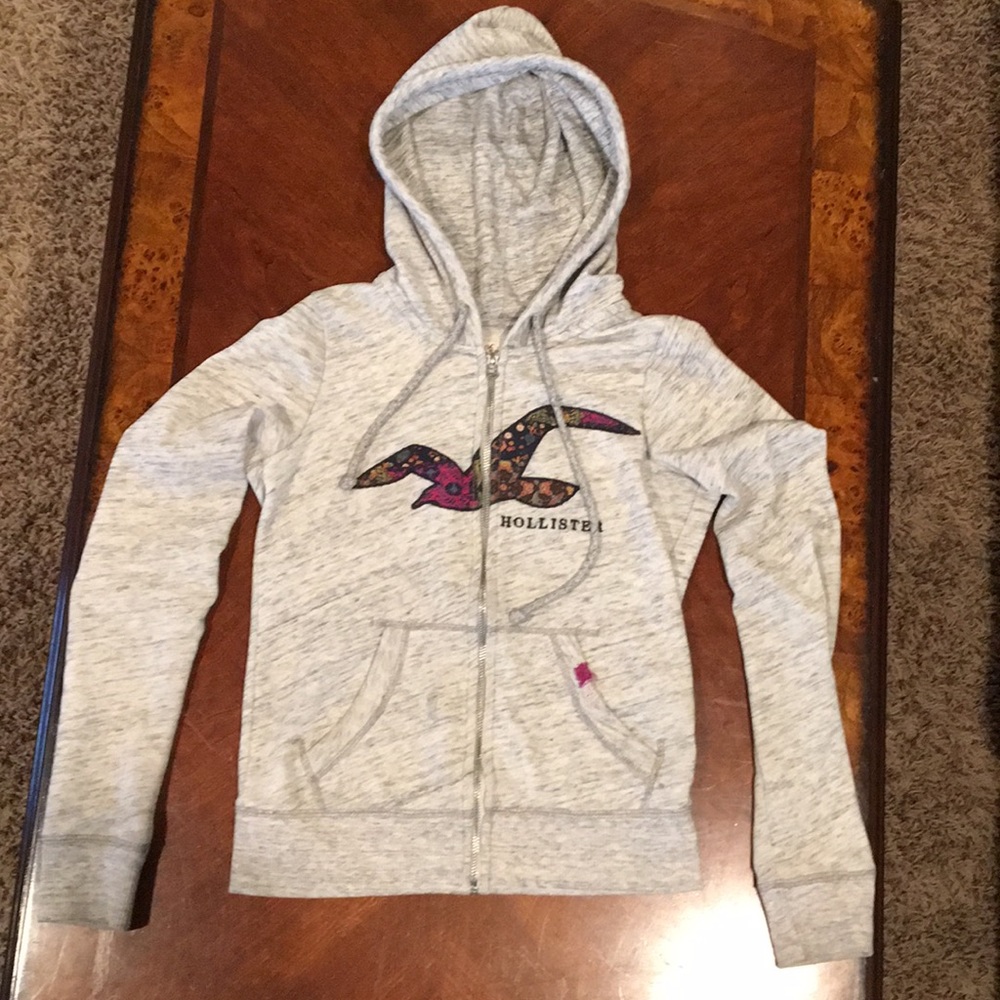 Grey sweatshirt